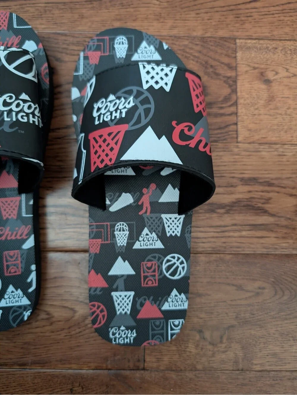 Coors Light CHILL Silver Bullet Sandals Slides Men's Size M 9-9.5 (26 cm) NWOT